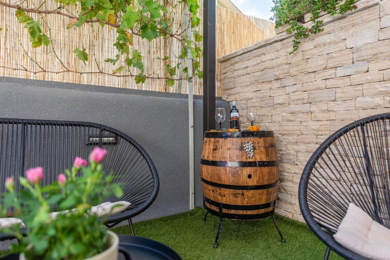 Apartment Belleza With Private Jacuzzi Zadar Bagian luar foto