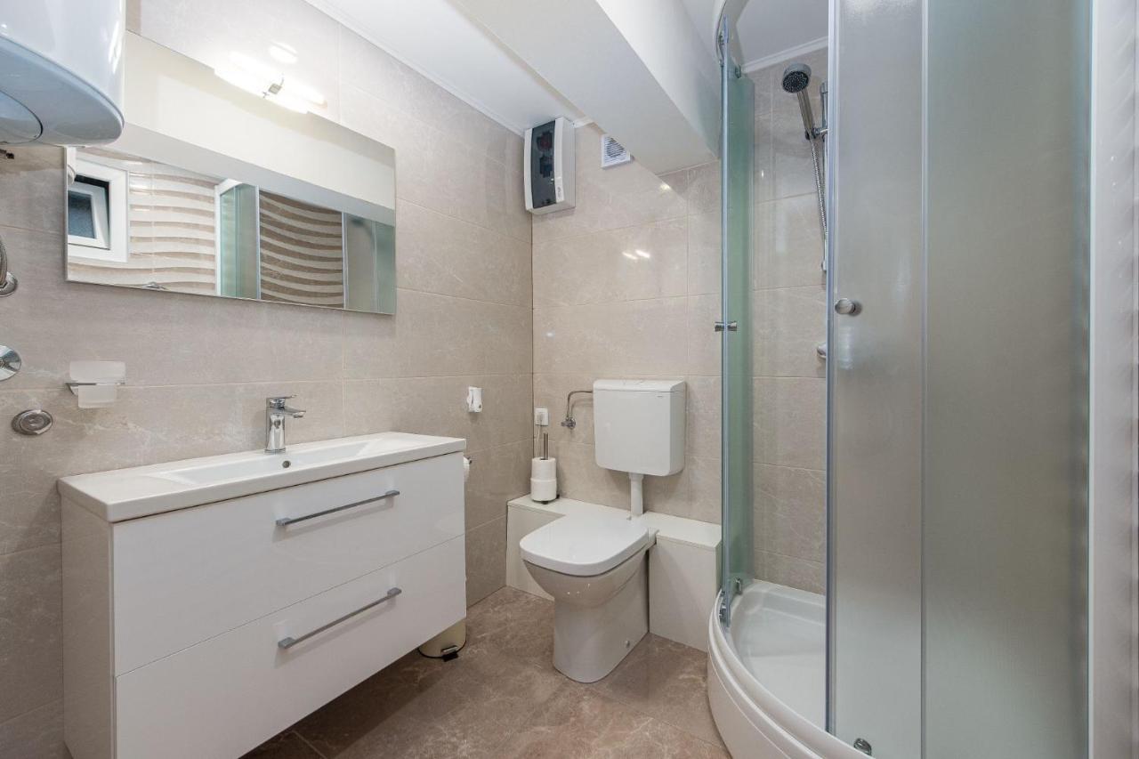 Apartment Belleza With Private Jacuzzi Zadar Bagian luar foto