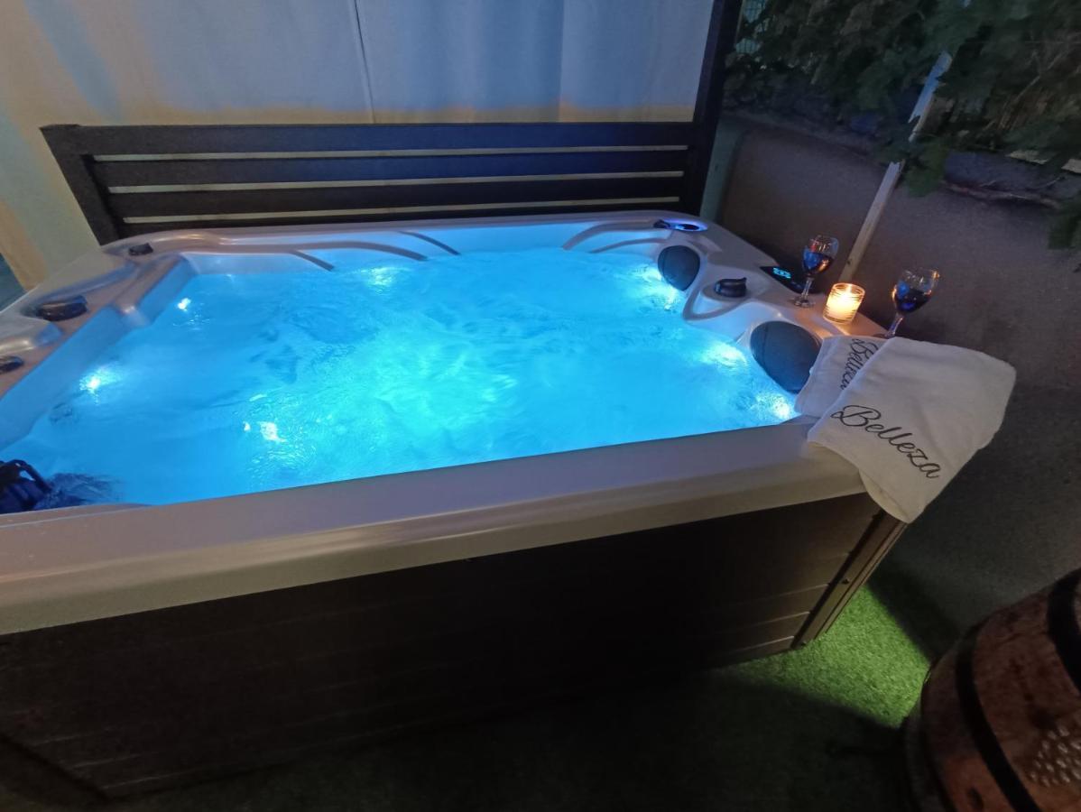 Apartment Belleza With Private Jacuzzi Zadar Bagian luar foto